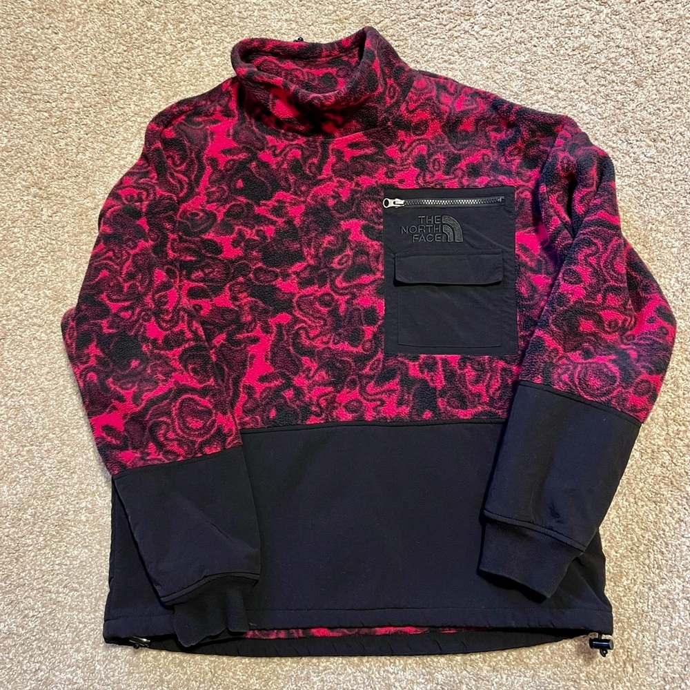 The North Face Heavy Fleece Pullover. Excellent Condition.
